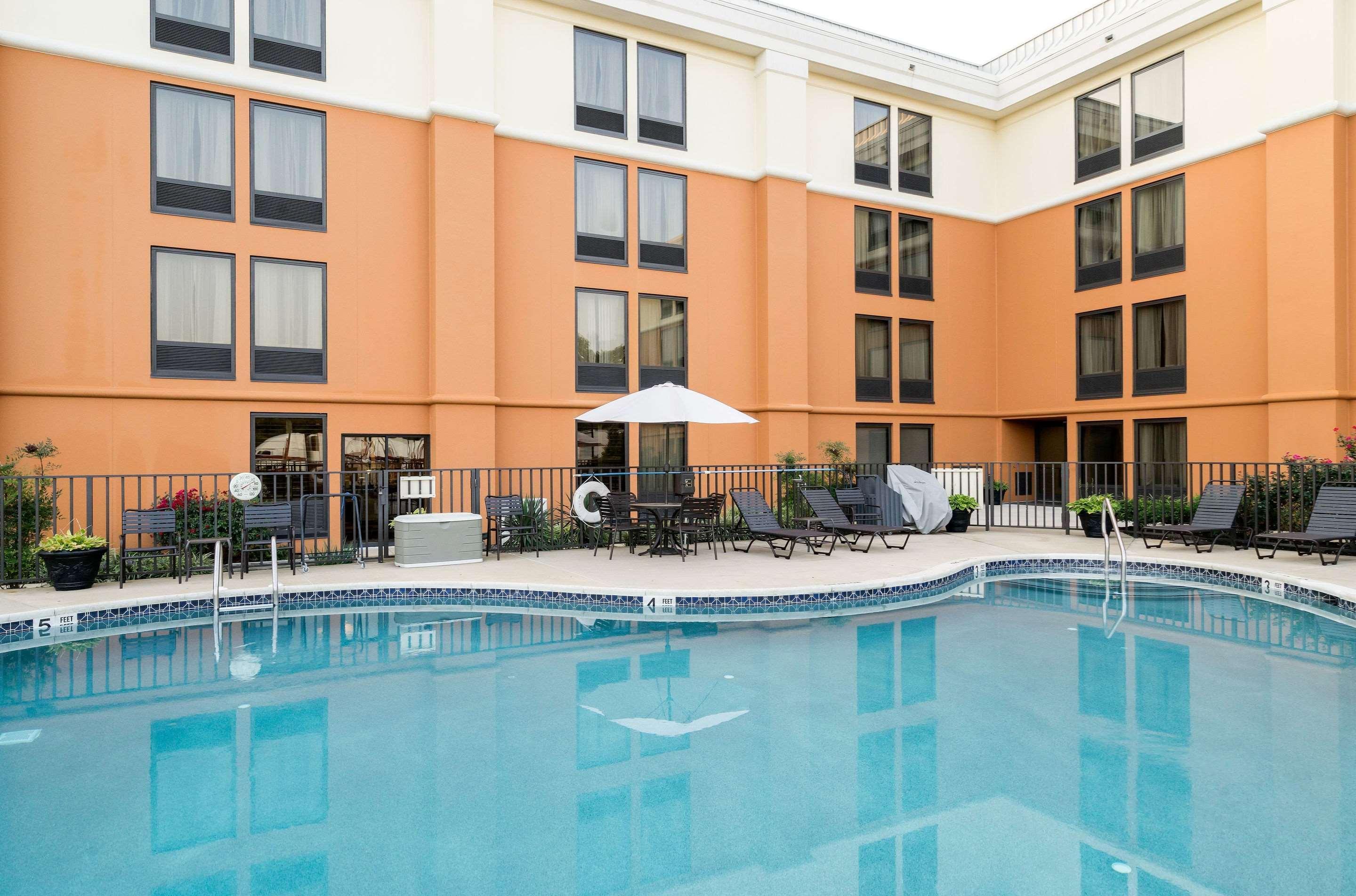 Comfort Inn & Suites Newark - Wilmington Exterior photo